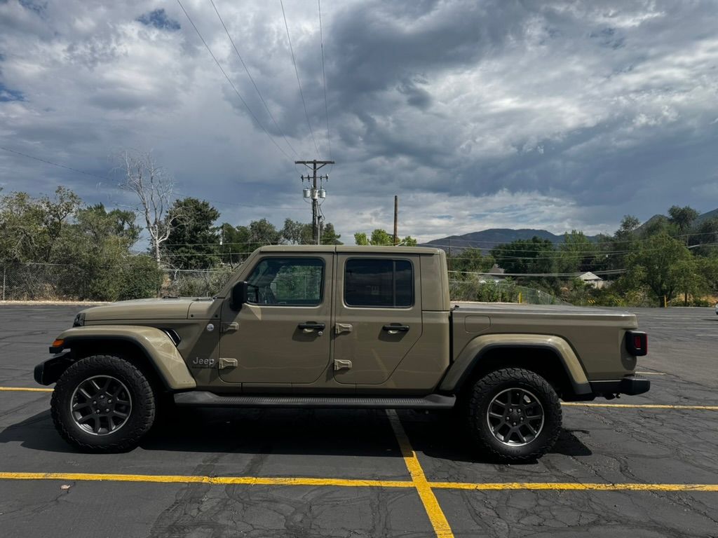 Used 2020 Jeep Gladiator Overland AWD/4WD image 8
