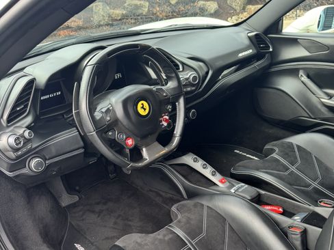 Used 2019 Ferrari 488 GTB RWD image 4