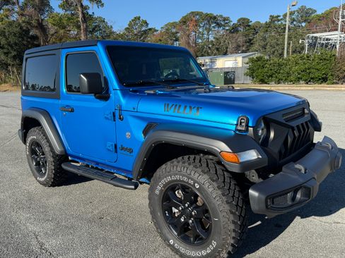 Used 2022 Jeep Wrangler Sport image 10