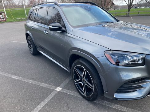 Used 2022 Mercedes-Benz GLS 450 4MATIC image 2