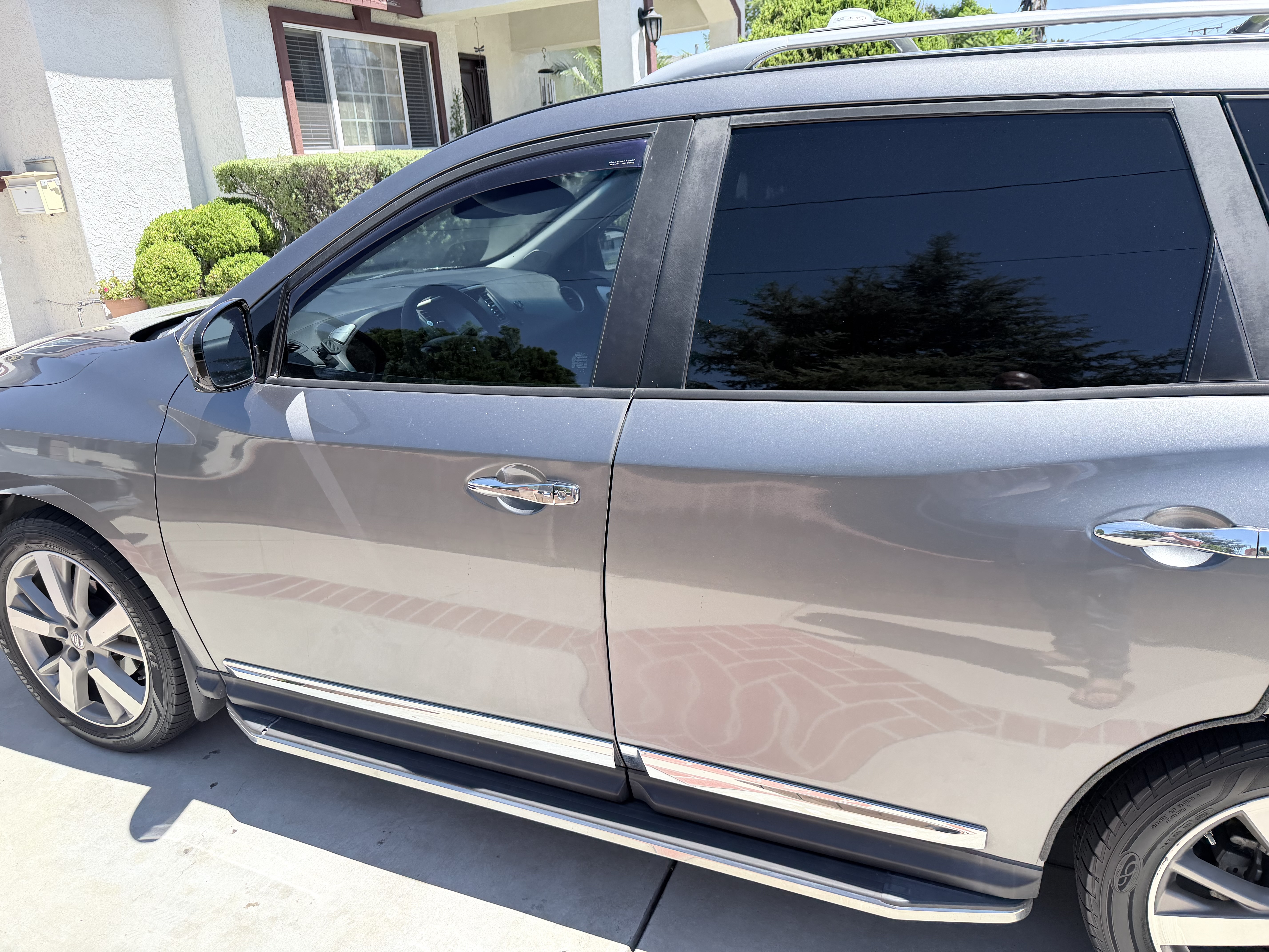 Used 2015 Nissan Pathfinder Platinum w/ Cargo Package FWD image 9