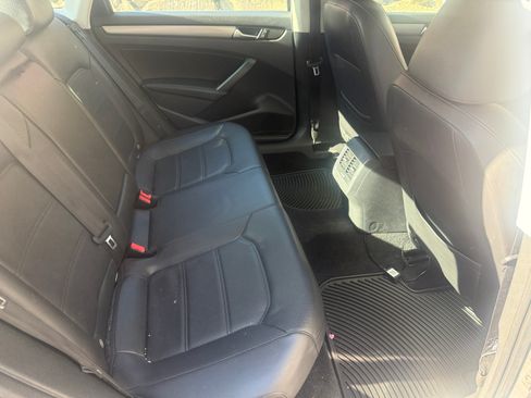 Used 2014 Volkswagen Passat TDI SE FWD image 8