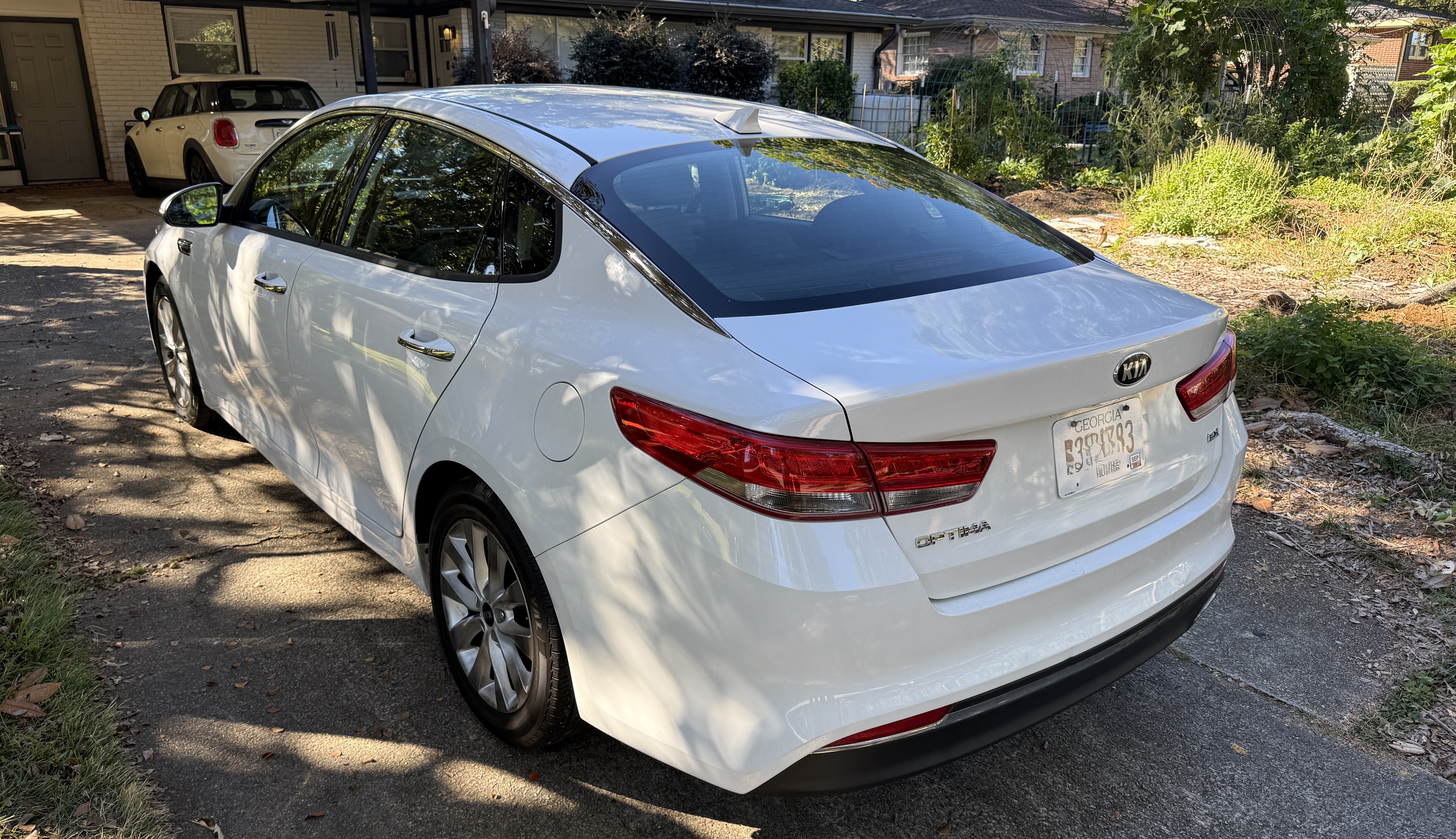 Used 2017 Kia Optima EX FWD image 8
