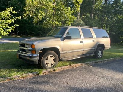Used 1999 Chevrolet Suburban 4WD w/ Preferred Equipment Group 2