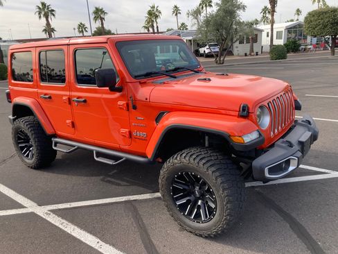 Used 2019 Jeep Wrangler Unlimited Sahara w/ Uconnect 4C Nav & Sound Group image 5