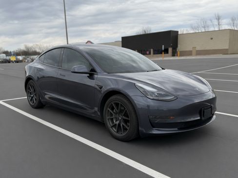 Used 2022 Tesla Model 3 Long Range AWD/4WD image 1