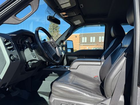 Used 2011 Ford F350 Lariat w/ Lariat Interior Pkg image 9