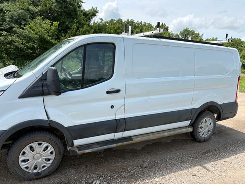 Used 2018 Ford Transit 250 130 Low Roof w/ Exterior Upgrade Package RWD image 6