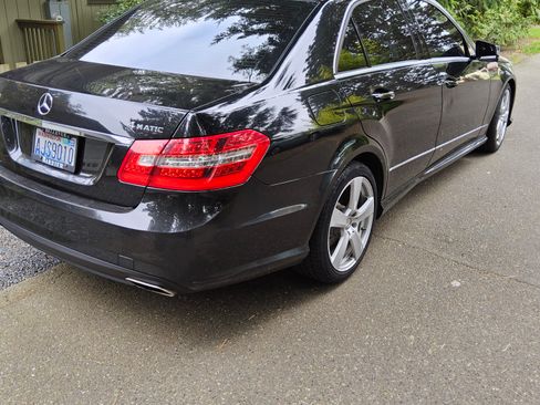 Used 2010 Mercedes-Benz E 350 4MATIC Sedan image 9