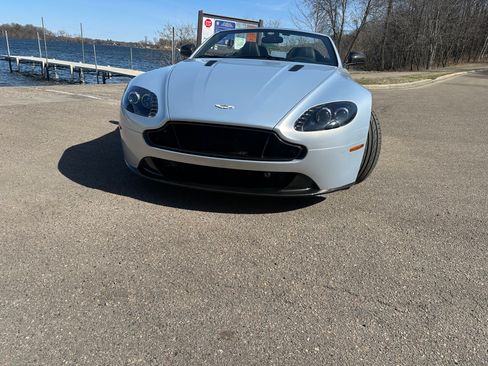 Used 2011 Aston Martin V8 Vantage S image 17