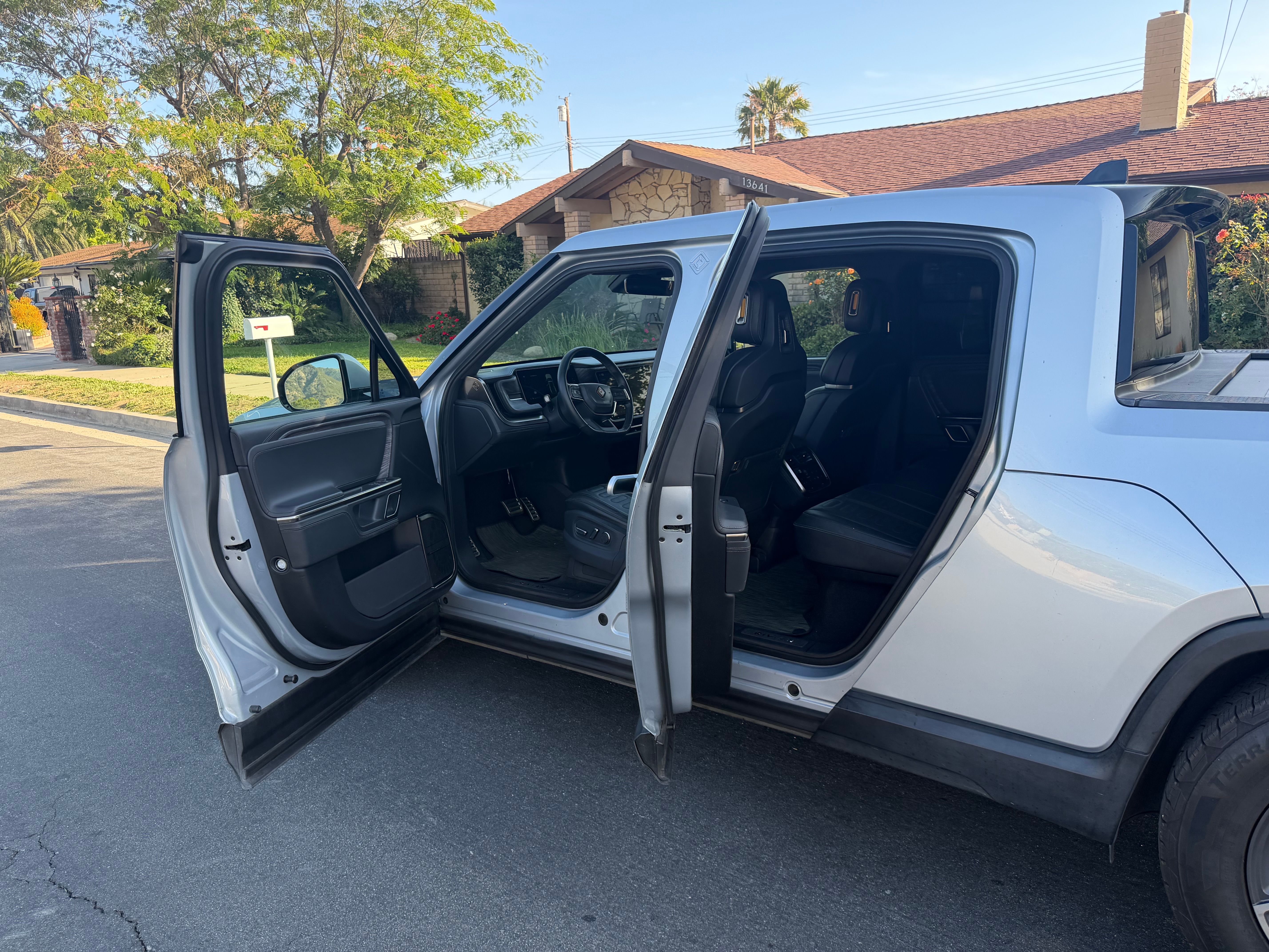 Used 2022 Rivian R1T Launch Edition AWD/4WD image 6