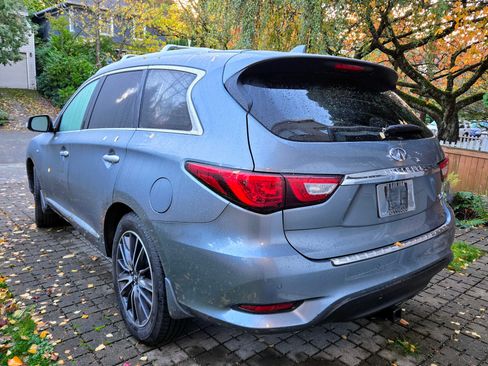 Used 2017 INFINITI QX60 Luxe w/ Deluxe Technology Package image 4