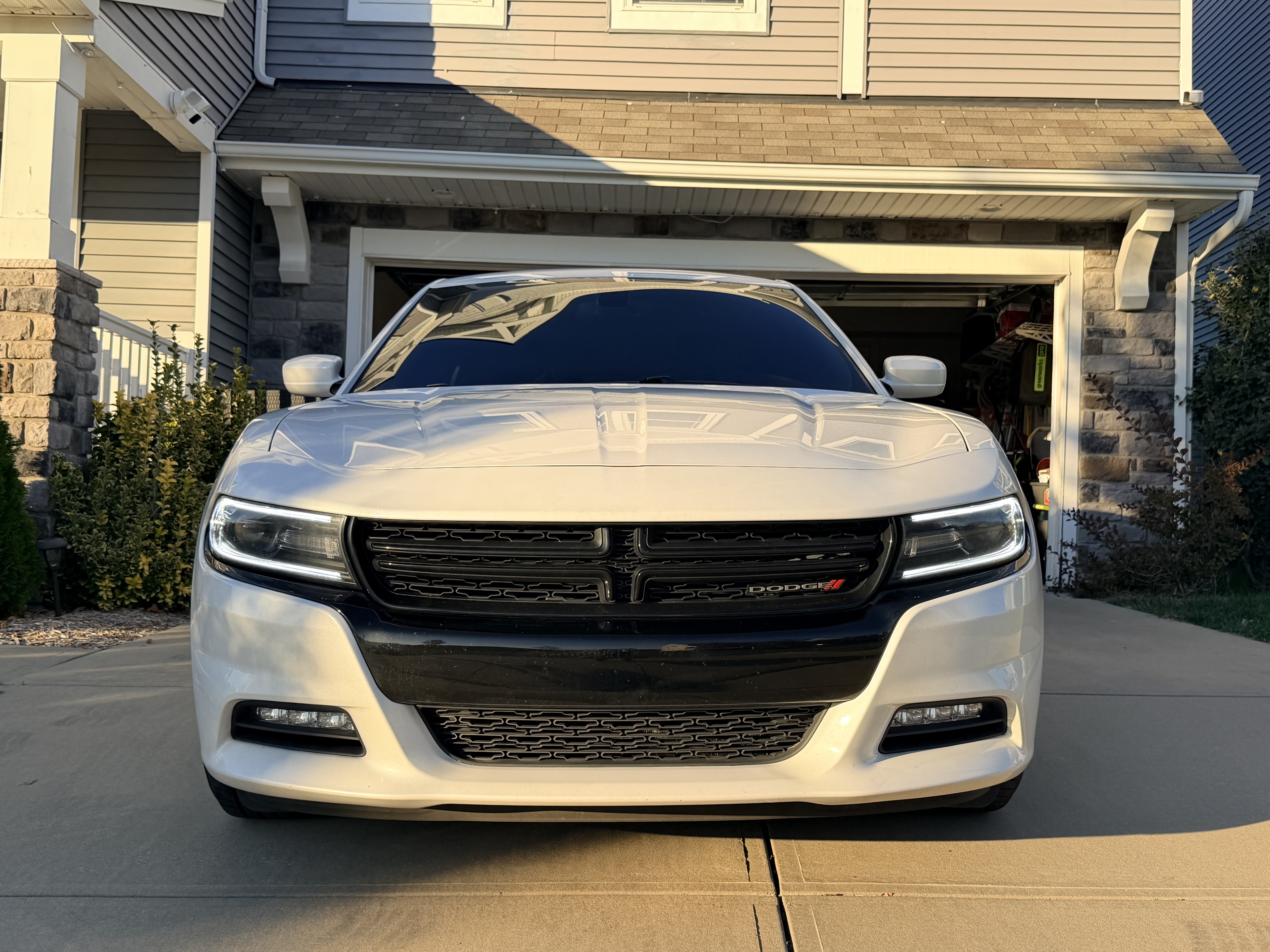 Used 2015 Dodge Charger SXT w/ AWD Plus Group image 2
