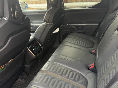 Used 2023 Rivian R1T Adventure image 4