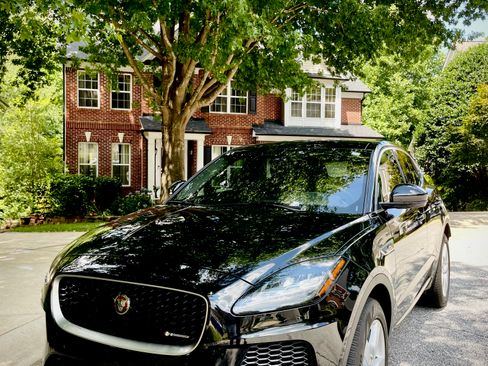 Used 2018 Jaguar E-PACE R-Dynamic SE image 4