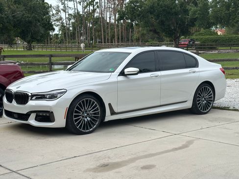 Used 2019 BMW 750i w/ Executive Package RWD image 4