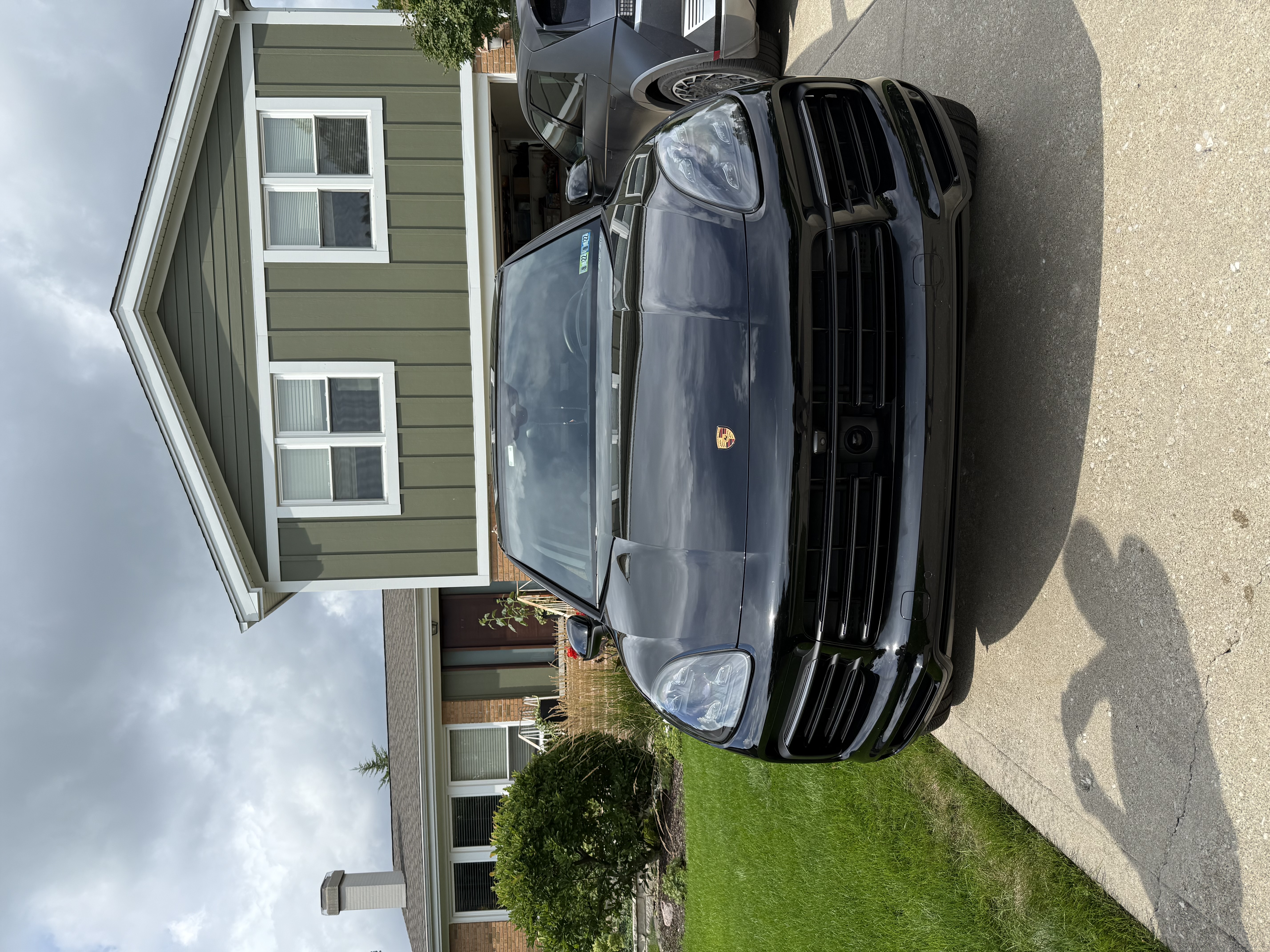 Used 2021 Porsche Cayenne S AWD/4WD image 1