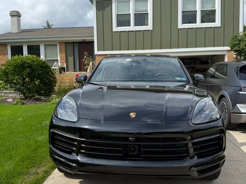 Used 2021 Porsche Cayenne S AWD/4WD image 1