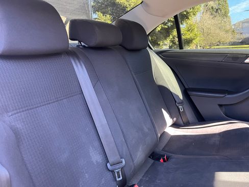 Used 2016 Volkswagen Jetta S image 16