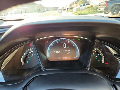 Used 2021 Honda Civic LX image 4