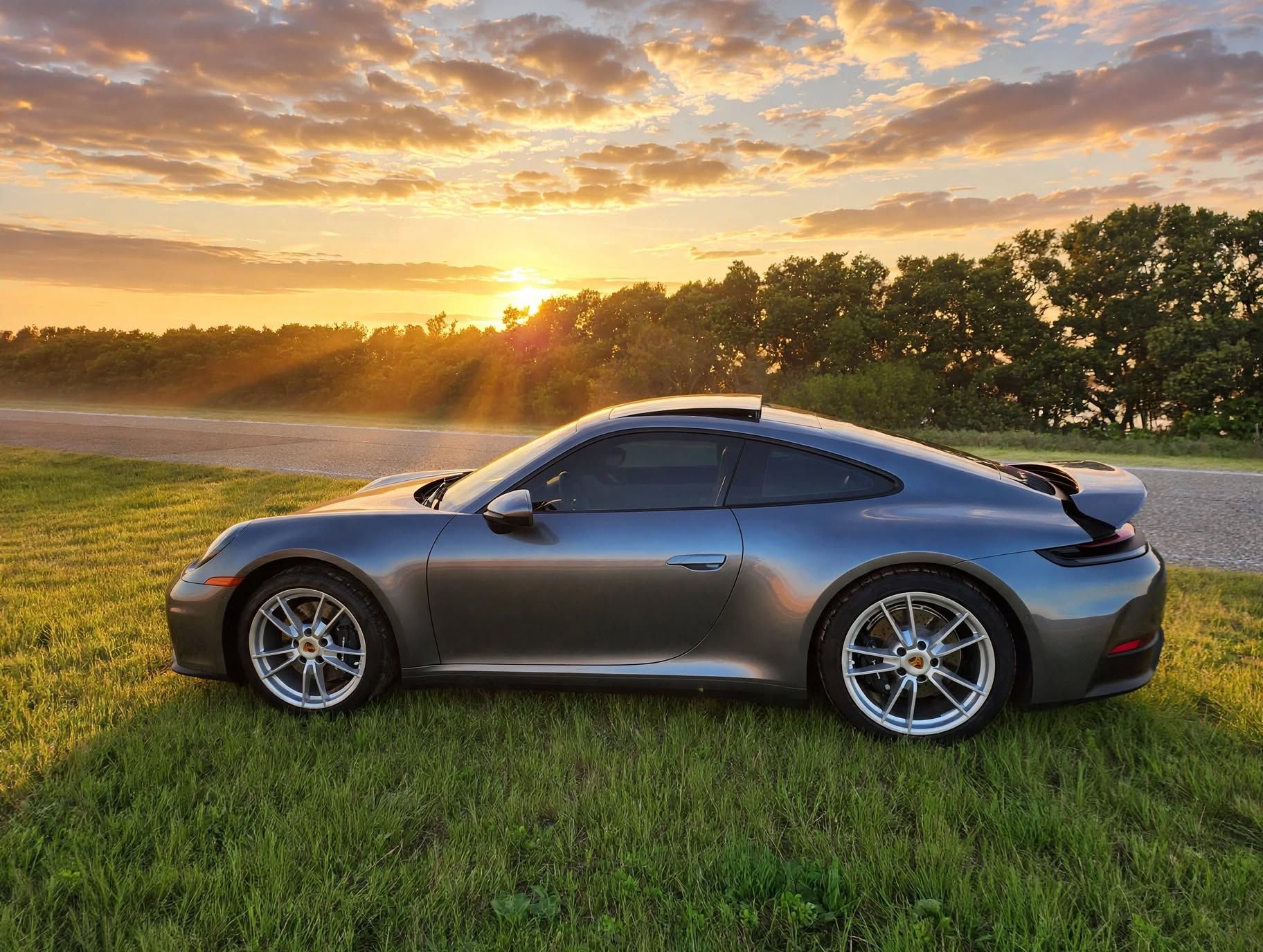 Used 2025 Porsche 911 Carrera RWD image 16