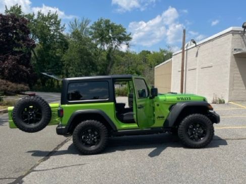 Used 2025 Jeep Wrangler Sport AWD/4WD image 15