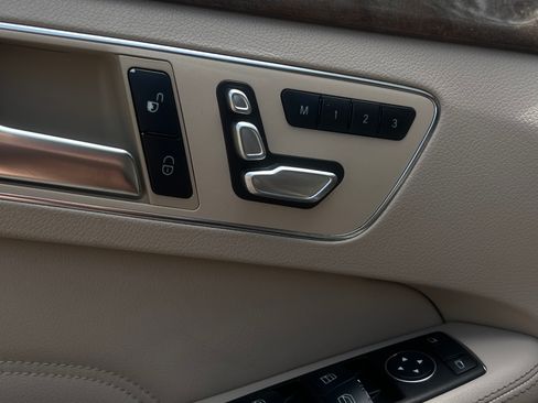 Used 2014 Mercedes-Benz E 350 Sedan image 17