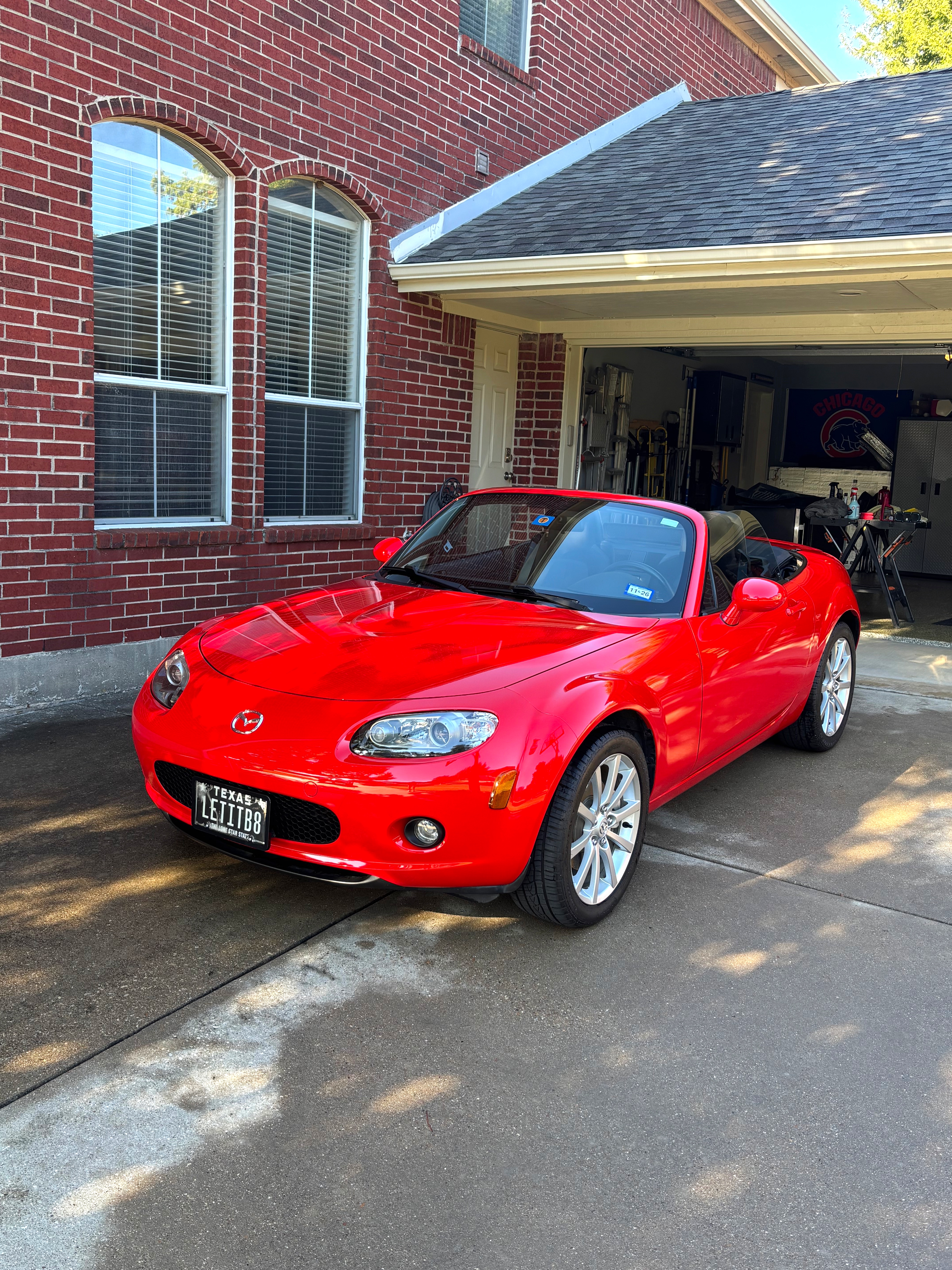 Used 2006 MAZDA MX-5 Miata Sport RWD image 6