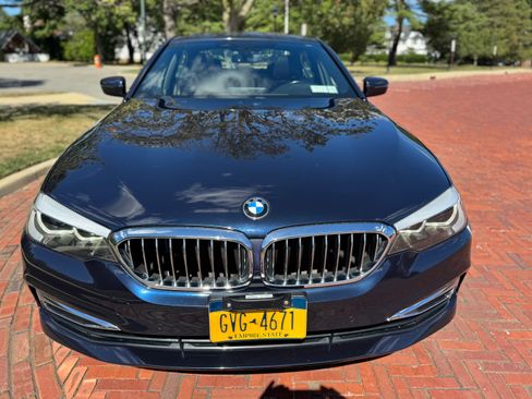 Used 2018 BMW 540i xDrive w/ Premium Package image 11