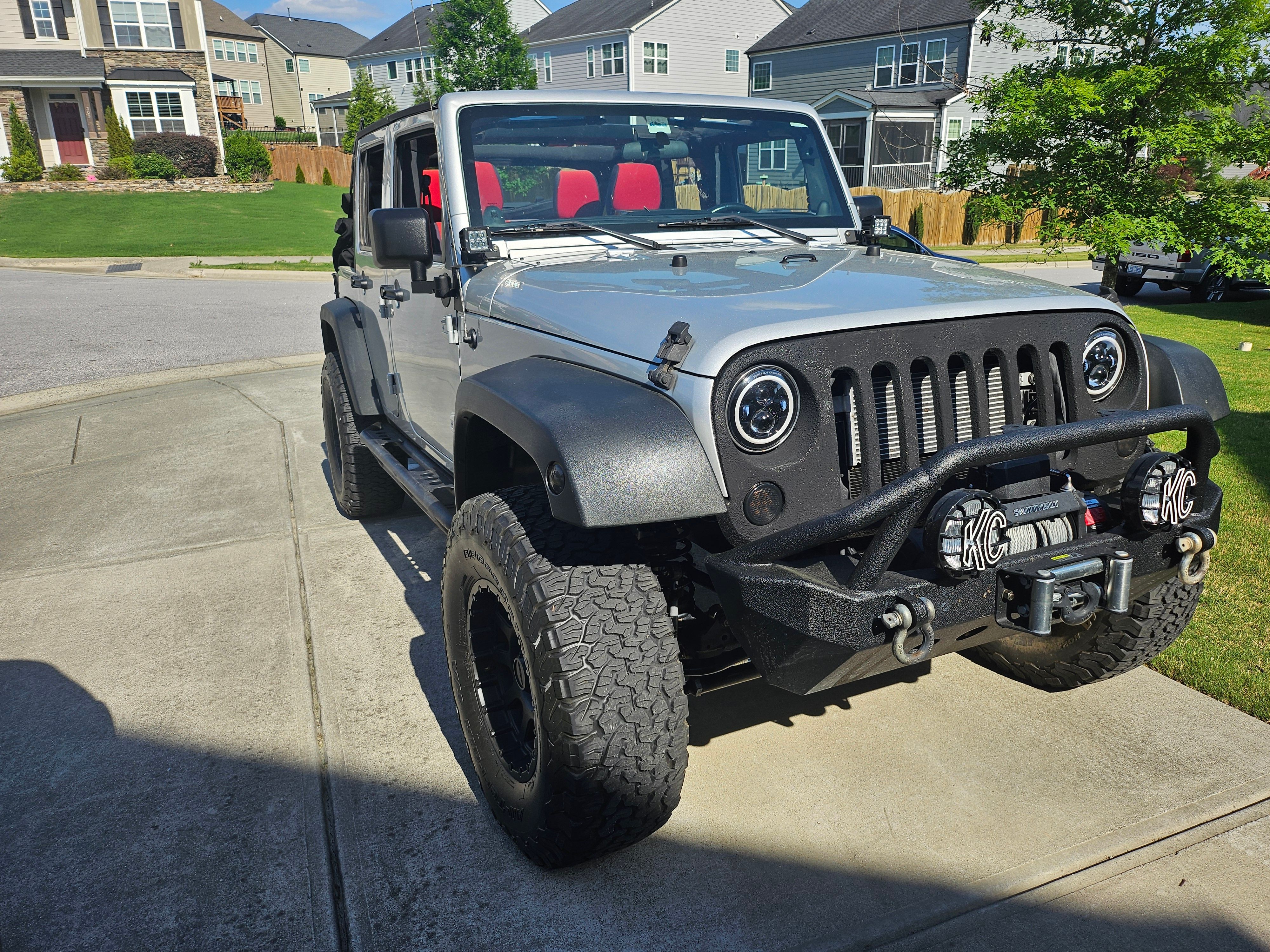 Used 2012 Jeep Wrangler Unlimited Sport AWD/4WD image 2
