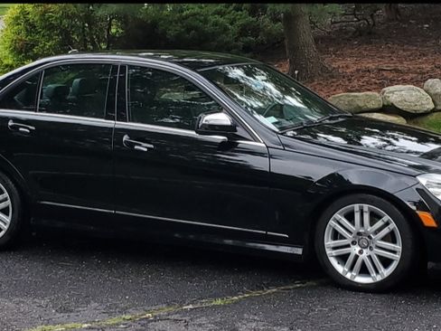 Used 2009 Mercedes-Benz C 300 4MATIC Sedan image 1