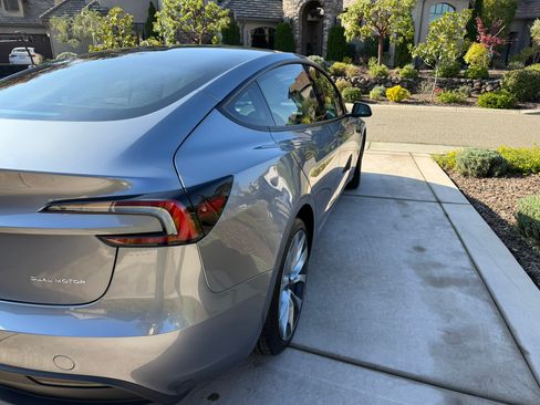 Used 2025 Tesla Model 3 Long Range image 8