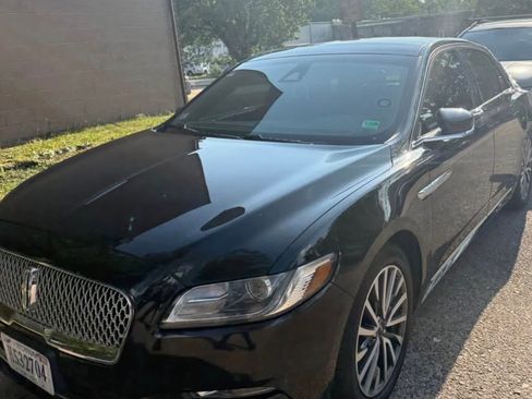 Used 2019 Lincoln Continental Select image 2