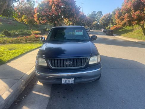 Used 2001 Ford F150 2WD SuperCrew image 2