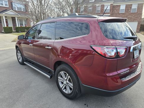 Used 2017 Chevrolet Traverse LT image 6