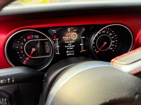 Used 2020 Jeep Wrangler Unlimited Rubicon w/ Cold Weather Group image 6