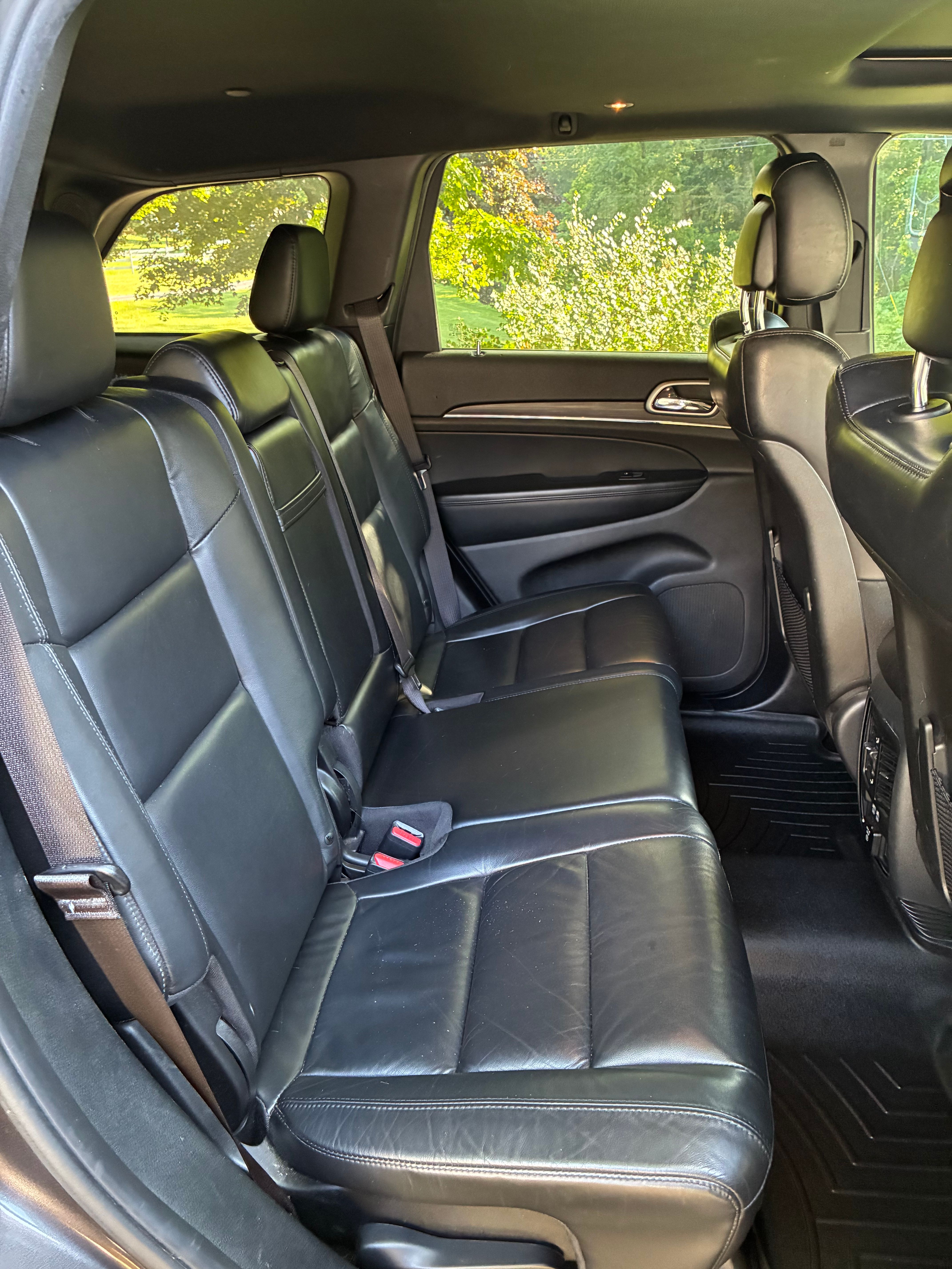 Used 2019 Jeep Grand Cherokee Limited AWD/4WD image 6