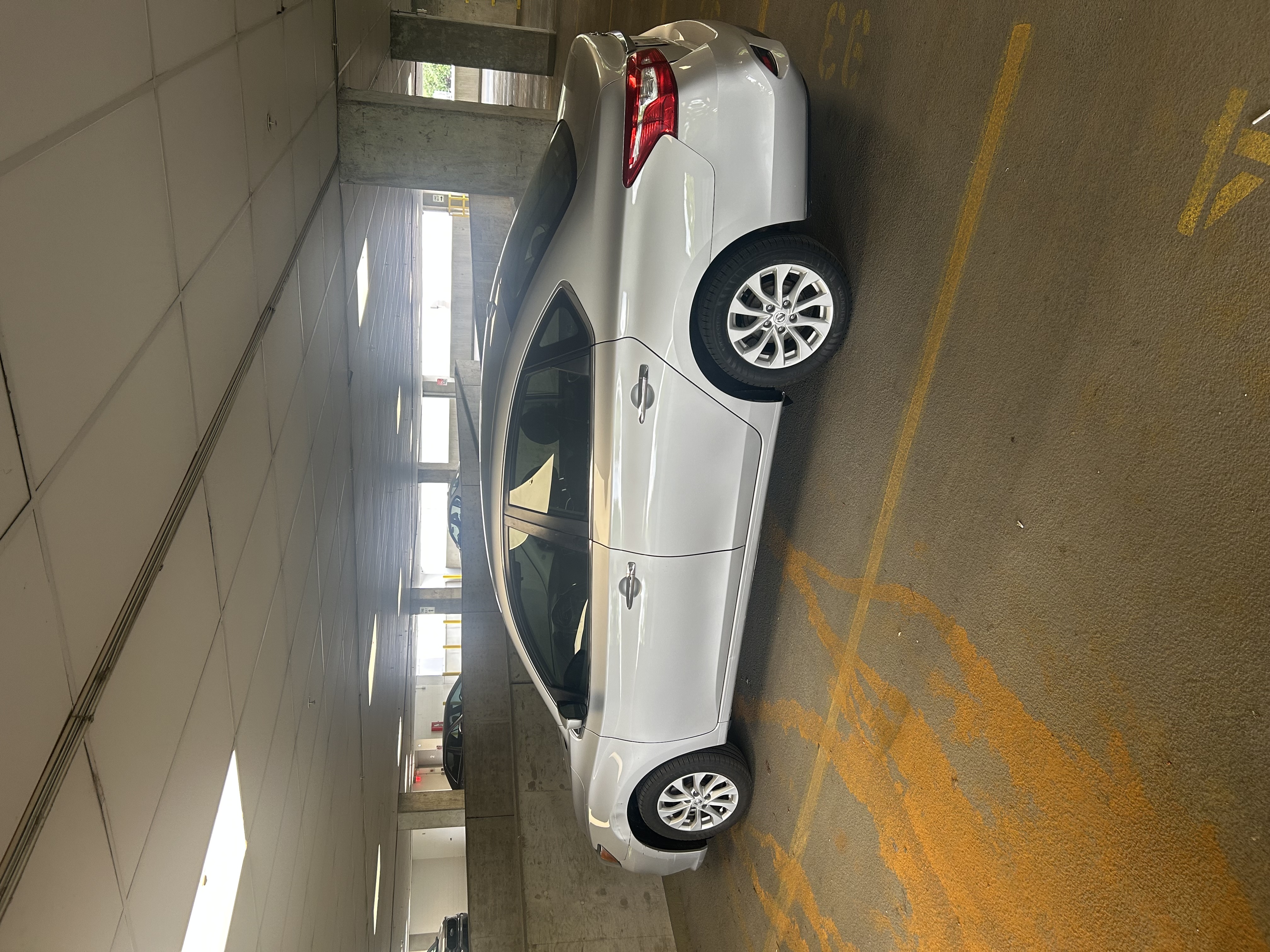 Used 2019 Nissan Sentra SV FWD image 4