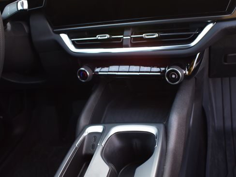 Used 2025 Chevrolet Equinox EV LT image 14