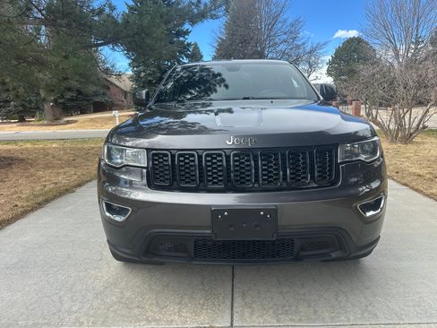Used 2017 Jeep Grand Cherokee Laredo w/ Quick Order Package 23E image 2