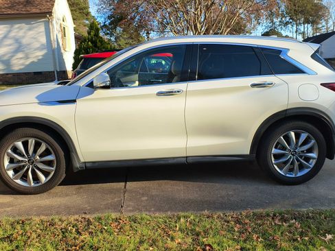 Used 2022 INFINITI QX50 Luxe image 2