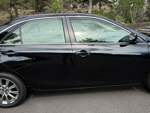 Used 2015 Toyota Camry XLE FWD image 4