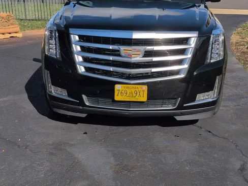 Used 2015 Cadillac Escalade ESV Luxury image 11