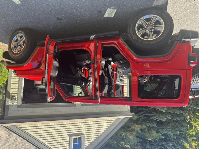 Used 2019 Jeep Wrangler Unlimited Sahara AWD/4WD image 4