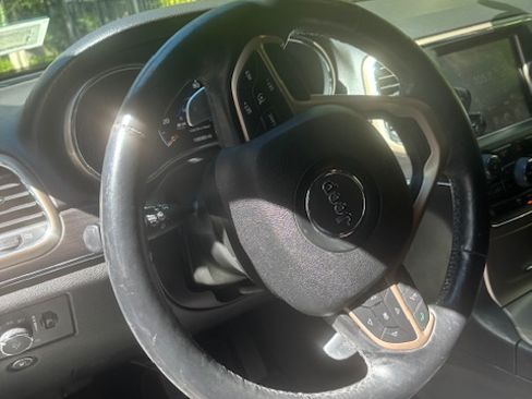 Used 2014 Jeep Grand Cherokee Limited image 16