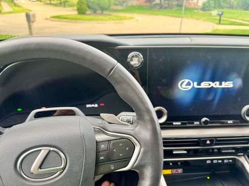 Used 2025 Lexus TX 350 AWD image 11
