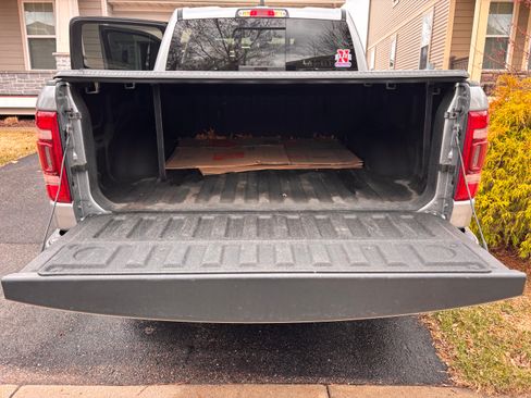 Used 2019 RAM 1500 Laramie w/ Off Road Group image 10