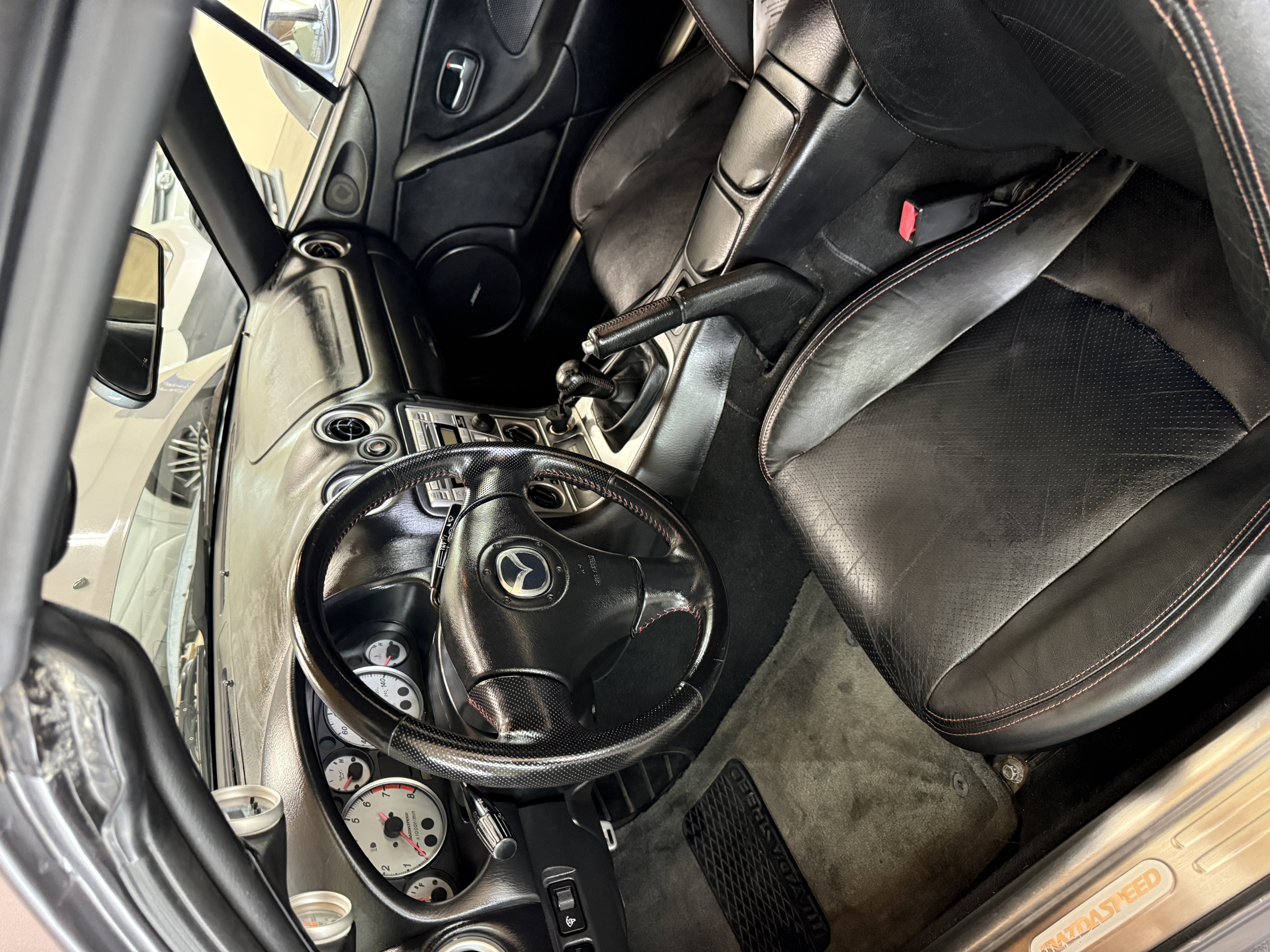 Used 2004 MAZDA MX-5 Miata MAZDASPEED w/ Grand Touring Pkg RWD image 8