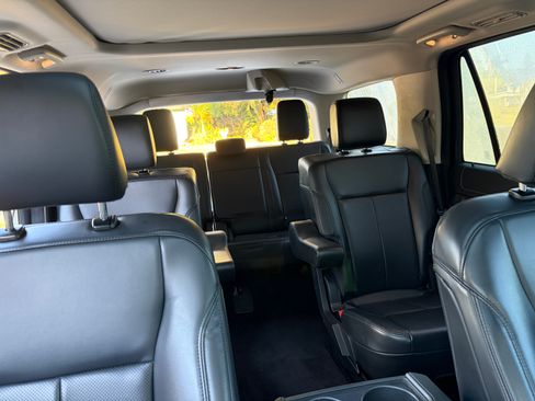 Used 2022 Ford Expedition XLT RWD image 18