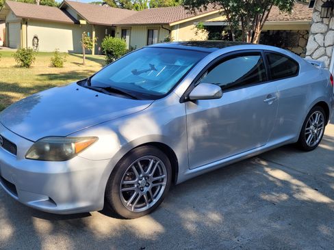 Used 2007 Scion tC image 2